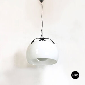 Lampadario Omega di Vico Magistretti per Artemide,  1970 ca.