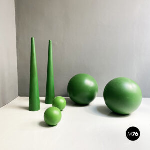 Oggetti di scena in plastica verde, 1990 ca.