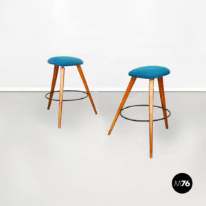 Sgabelli in tessuto blu e legno, 1960 ca.