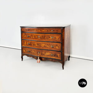 Cassettiera in legno, 1730 ca.