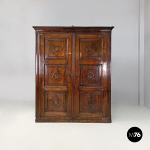 Armadio a due ante in legno, inizio 1800 ca.