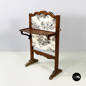 Parafuoco in legno e tessuto bianco e nero, inizio 1900 ca.