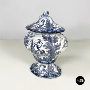 Vaso con coperchio in ceramica blu e bianca, 1900-1950 ca.