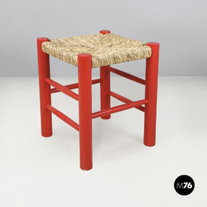Sgabello in legno rosso e paglia, 1970 ca.