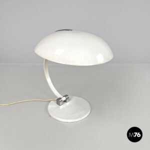 Lampada da tavolo in metallo bianco, 1970 ca.