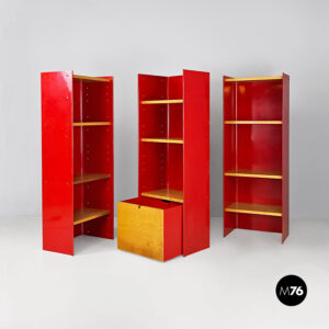 Libreria in metallo rosso e legno di Arflex, 1970 ca.
