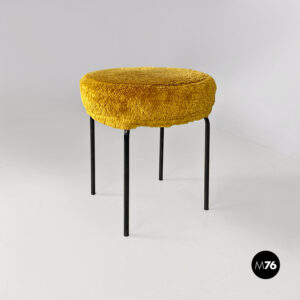 Pouf in tessuto peloso giallo e metallo nero, 1970 ca.